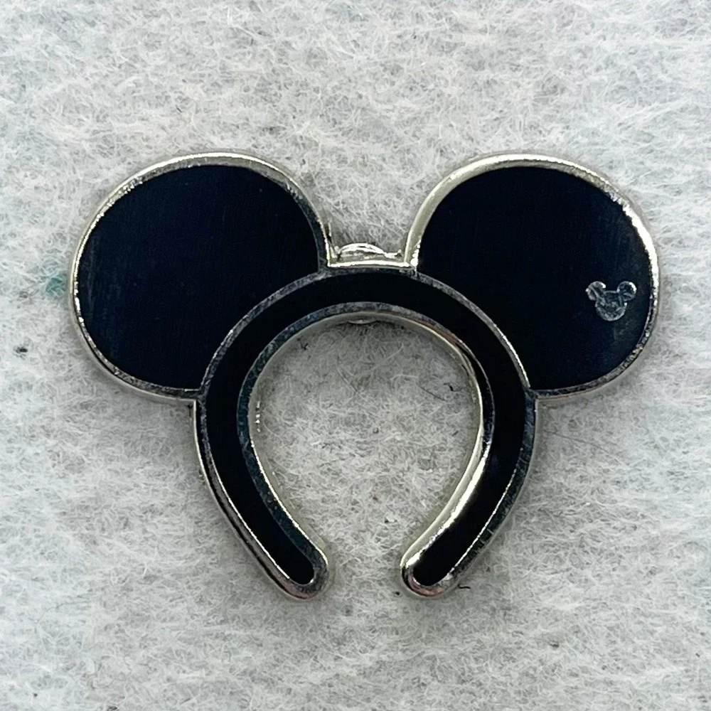 🔮 5/$25 Disney Mickey Ears Headband Pin